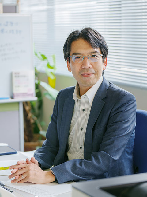 代表社員｜税理士 出岡伸和